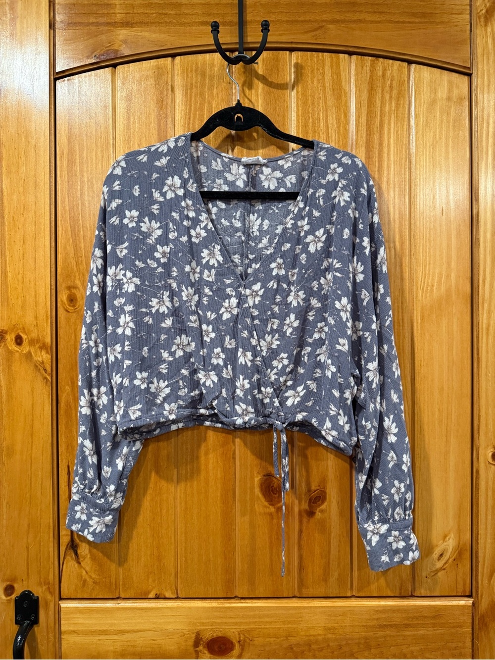Bobbles & Lace - Floral V-Neck Drawstring Cropped Blouse — Blue